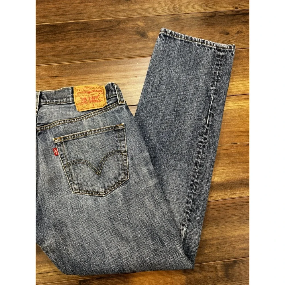 Vtg Y2K Levi 501 Jeans Mens 33x32 Blue Medium Wash Denim Button Fly Straight Leg